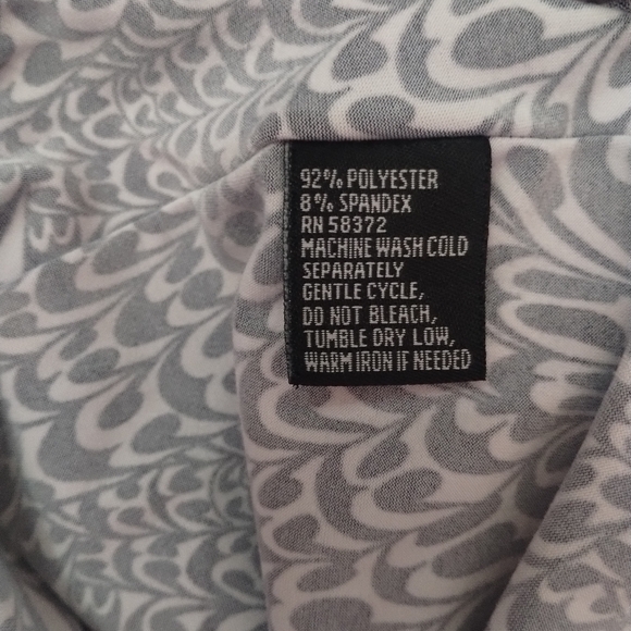 Voir voir Woman Black White Pattern Dress Size 18W Flowy Sleeveless Plus Size - Picture 7 of 7